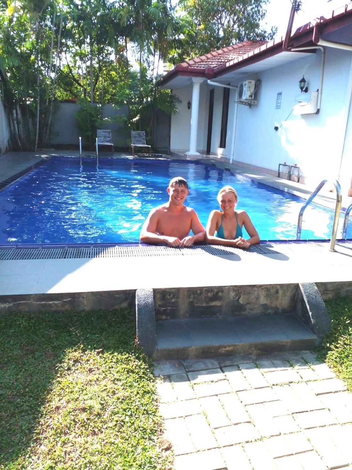 Blue Bell Hotel Negombo Esterno foto