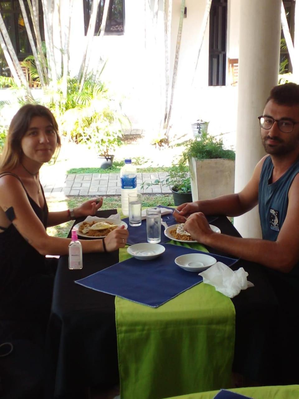 Blue Bell Hotel Negombo Esterno foto