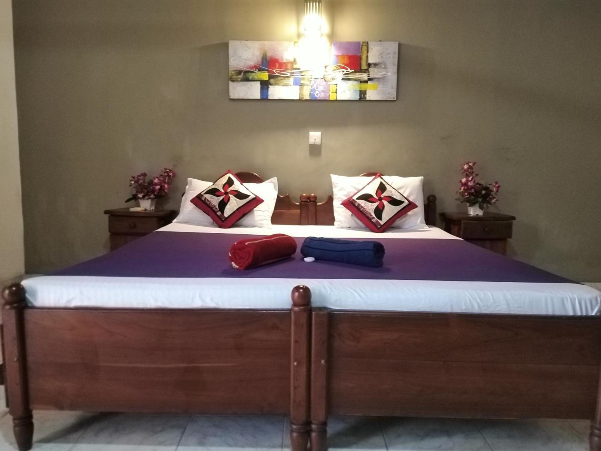 Blue Bell Hotel Negombo Esterno foto